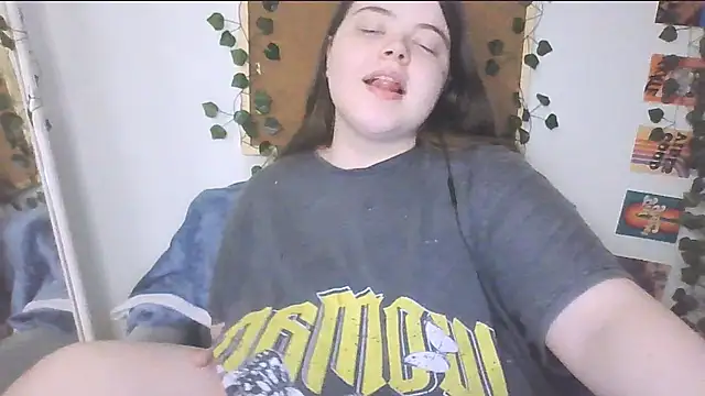 Snapshot of brattyprincessemma chatting on September 20, 6:06 pm brattyprincessemma online show from September 20, 6:06 pm