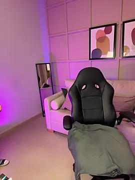 dreamleah  online show from March 21, 3:33 am