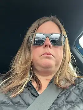 hornykitty1210 online show from January 16, 5:42 pm