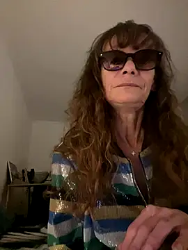 Snapshot of Chris06d22@xh chatting on October 3, 6:35 pm Chris06d22xh online show from October 3, 6:35 pm