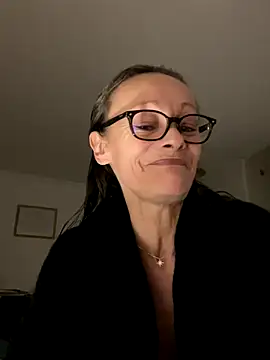 Snapshot of Chris06d22@xh chatting on October 15, 7:38 pm Chris06d22xh online show from October 15, 7:38 pm