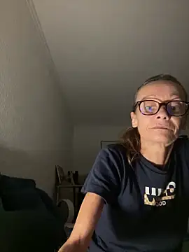 Snapshot of Chris06d22@xh chatting on September 23, 6:28 pm Chris06d22xh online show from September 23, 6:28 pm
