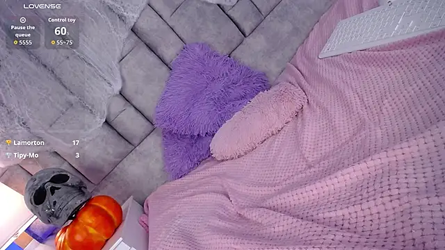 nath evanss online show from October 26, 6:09 am