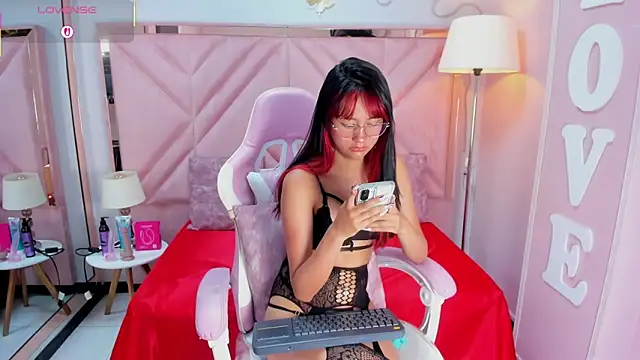 Aria Joness  online show from October 16, 1:58 pm