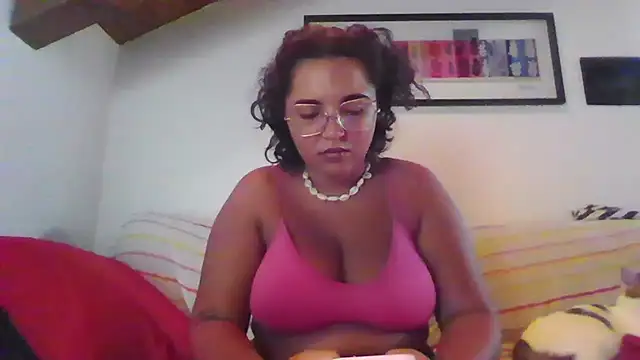 Snapshot of LadySophia03 chatting on September 16, 10:12 am LadySophia03 online show from September 16, 10:12 am