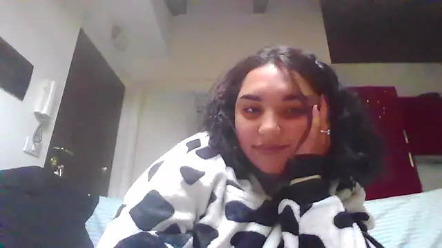 Snapshot of LadySophia03 chatting on September 24, 4:28 pm LadySophia03 online show from September 24, 4:28 pm