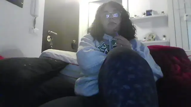 Snapshot of LadySophia03 chatting on October 20, 3:59 pm LadySophia03 online show from October 20, 3:59 pm