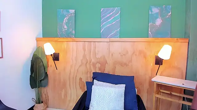 halleylorens online show from April 9, 6:46 pm