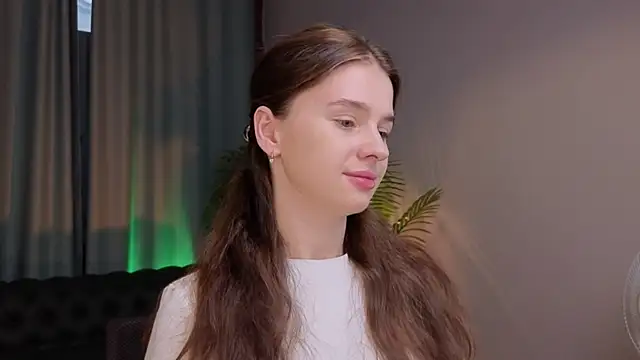 Snapshot of Olivia_Farrell chatting on September 26, 12:36 pm Olivia Farrell online show from September 26, 12:36 pm