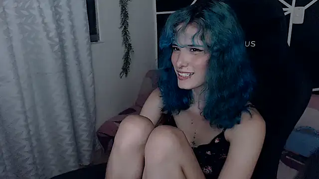 Snapshot of LITTLENAMI_ chatting on October 11, 12:04 am LITTLENAMI  online show from October 11, 12:04 am