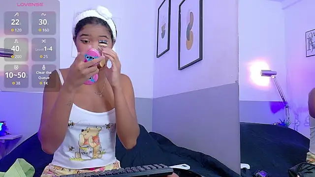 shyblacksweetiee online show from April 25, 3:09 am