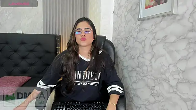 alicy  torres online show from June 2, 12:17 pm
