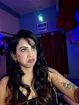 Love Beauty01 online show from April 6, 7:04 pm