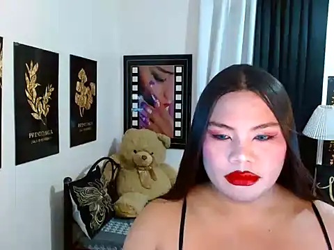 TSbrianaHugeCock online show from March 22, 3:18 pm