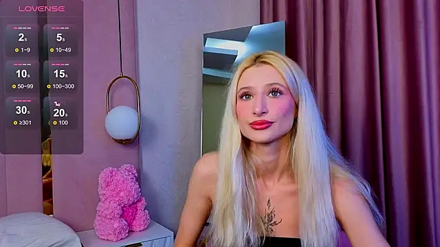 Monica Leen online show from October 14, 6:38 am