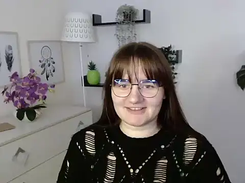 Snapshot of Julie_Diamond chatting on October 15, 1:14 pm Julie Diamond online show from October 15, 1:14 pm