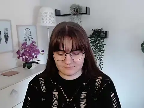 Snapshot of Julie_Diamond chatting on September 25, 12:37 pm Julie Diamond online show from September 25, 12:37 pm