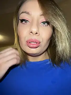 emmasweett11 online show from April 17, 6:10 pm