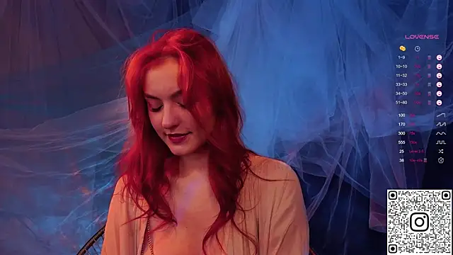 GildedKitten online show from December 5, 6:09 pm