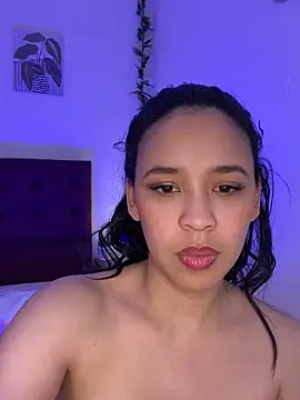 Snapshot of Esmeraldagh_ chatting on September 16, 3:42 pm Esmeraldagh online show from September 16, 3:42 pm