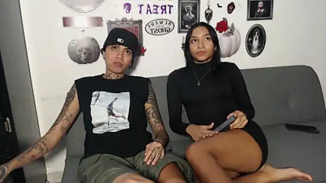 ParisAndVi online show from October 26, 2:51 am