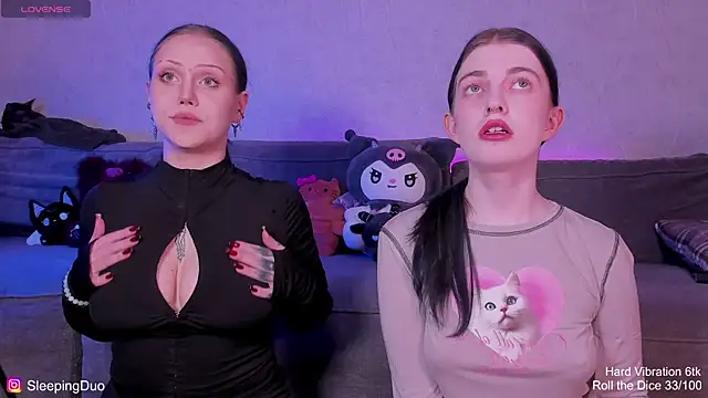 Threesomebabes online show from June 9, 5:23 pm
