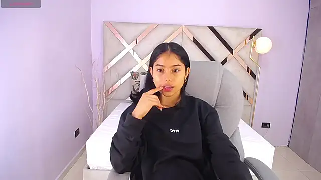 Milaa Star  online show from February 15, 3:20 am