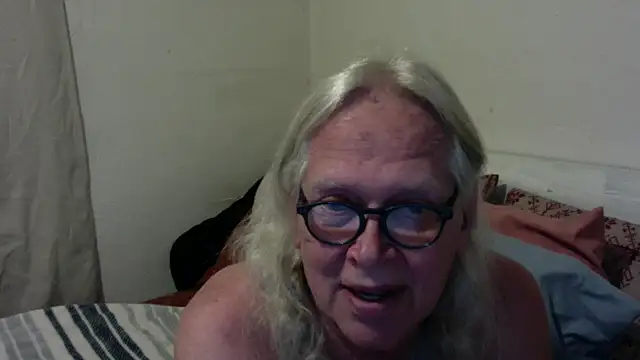 OldLadySara online show from May 23, 3:27 am