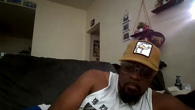 Str8ishVegasGuy online show from October 17, 7:22 am