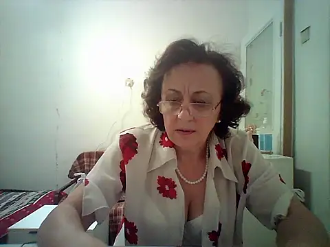 Julia54391 online show from October 14, 3:47 pm