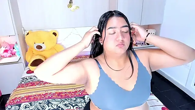 LilyWhitney online show from March 26, 4:14 am