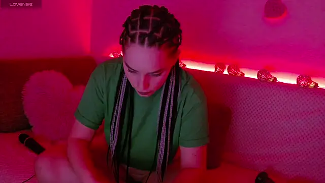 Leah Brooks online show from March 30, 5:45 pm