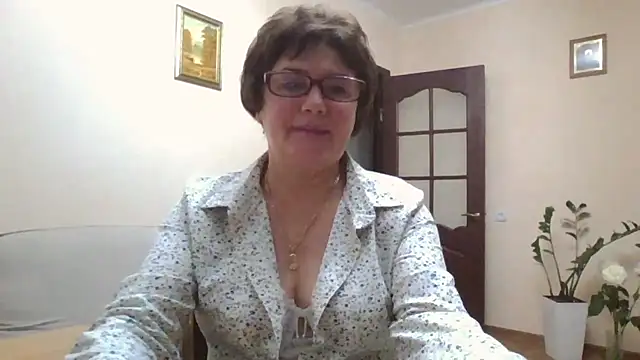 Snapshot of Galina56301 chatting on October 7, 4:55 pm Galina56301 online show from October 7, 4:55 pm