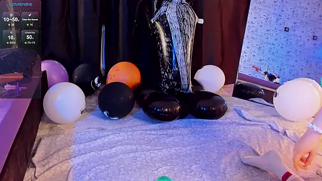 Lillie Berry online show from October 31, 5:09 am