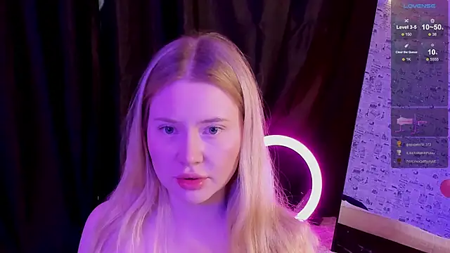 Lillie Berry online show from November 27, 5:21 am