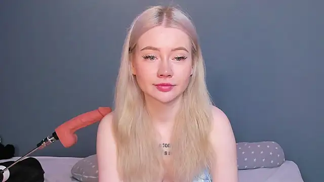 Lillie Berry online show from April 22, 4:53 am