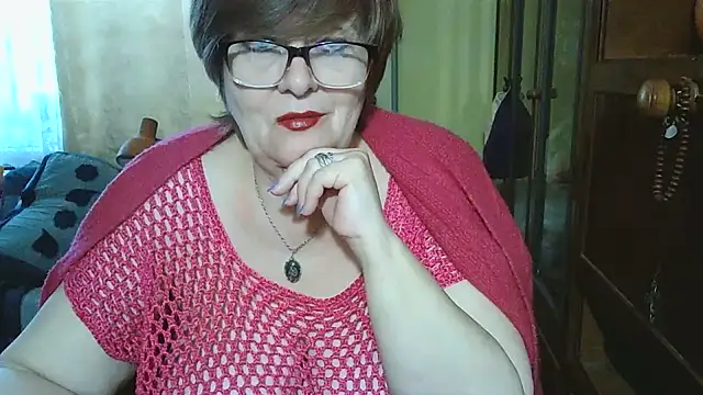 Snapshot of VeronicaGold511 chatting on October 16, 7:44 am VeronicaGold511 online show from October 16, 7:44 am