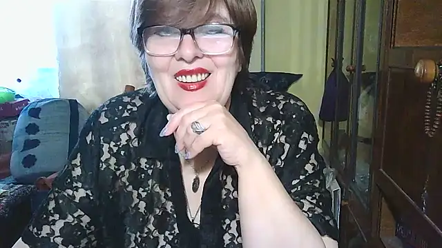 Snapshot of VeronicaGold511 chatting on October 5, 7:24 am VeronicaGold511 online show from October 5, 7:24 am