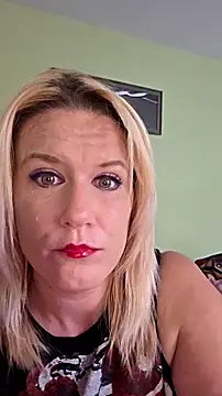 Snapshot of RhondaRump chatting on October 7, 8:24 pm RhondaRump online show from October 7, 8:24 pm
