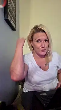 Snapshot of RhondaRump chatting on October 8, 10:36 pm RhondaRump online show from October 8, 10:36 pm