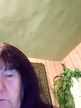 CrystalLime6411 online show from March 9, 8:01 pm