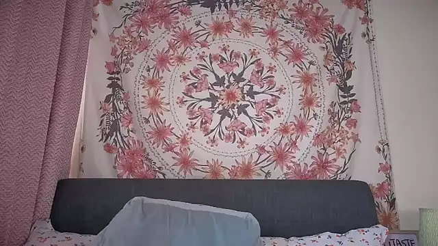 Snapshot of Daisyxoxo_ chatting on September 19, 8:57 am Daisyxoxo  online show from September 19, 8:57 am