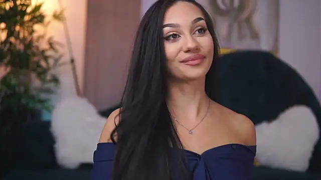 NinaSolenne online show from November 3, 7:40 pm