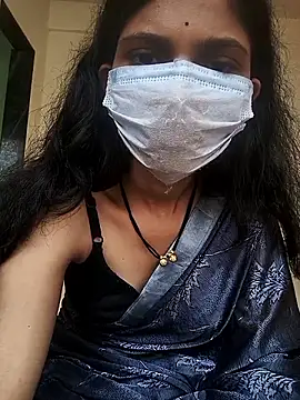 Shivani2002 online show from January 15, 9:37 am