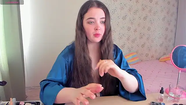 Alice next door online show from April 16, 10:59 am