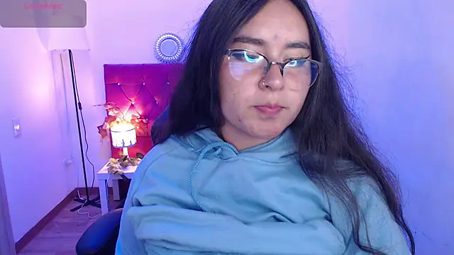 Snapshot of SashaGrey__ chatting on September 19, 8:08 pm SashaGrey online show from September 19, 8:08 pm