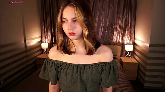 NylaNadler online show from October 20, 6:49 am