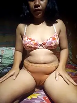 hotmomma8 online show from November 1, 8:35 pm