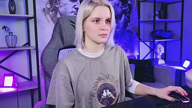 BethanyCloud online show from February 10, 8:28 am