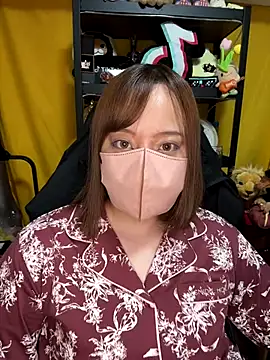 0kanna0 online show from October 3, 3:50 pm